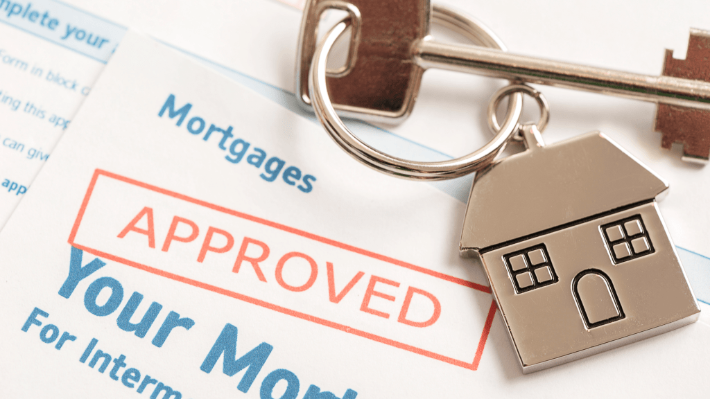 mortgage showing approved with house keys
